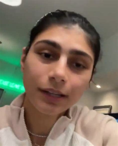 rebolando mia khalifa Search